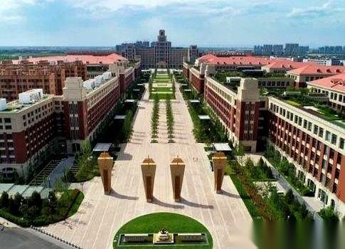 西安交大这步棋，走得真狠。
校友前脚刚把13个亿拍在桌上，校庆的红毯还没凉透，他