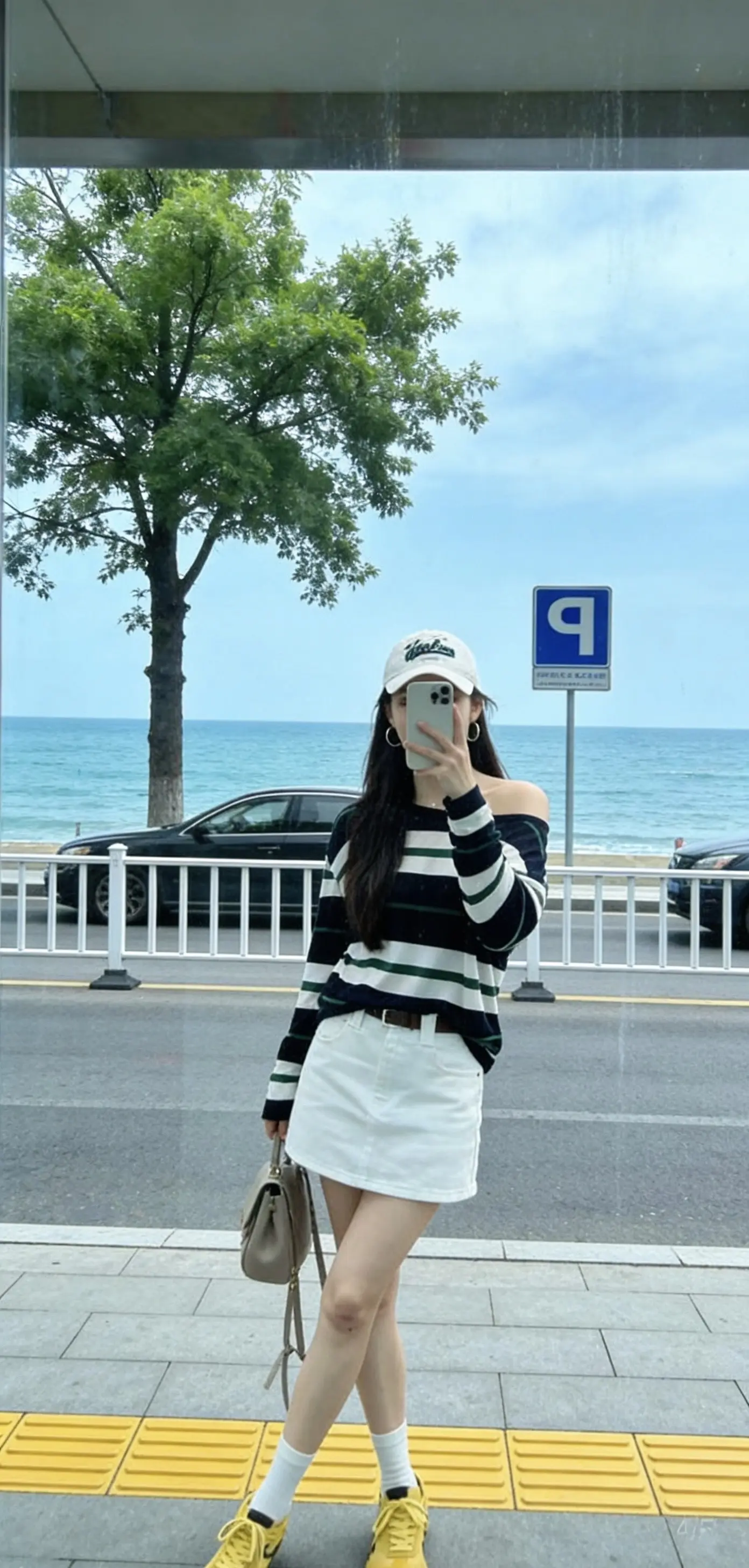 人这辈子，没什么可比的。若比美貌，我们都会老去；若比财富 ，我们都会失...