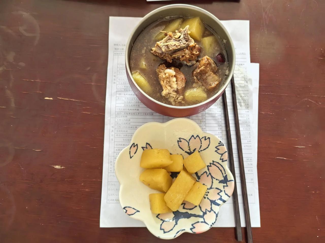 每到五六月份春夏交接处，就刮这样的燥热风；每到五六月份春夏交接处，刮这种燥热风搞