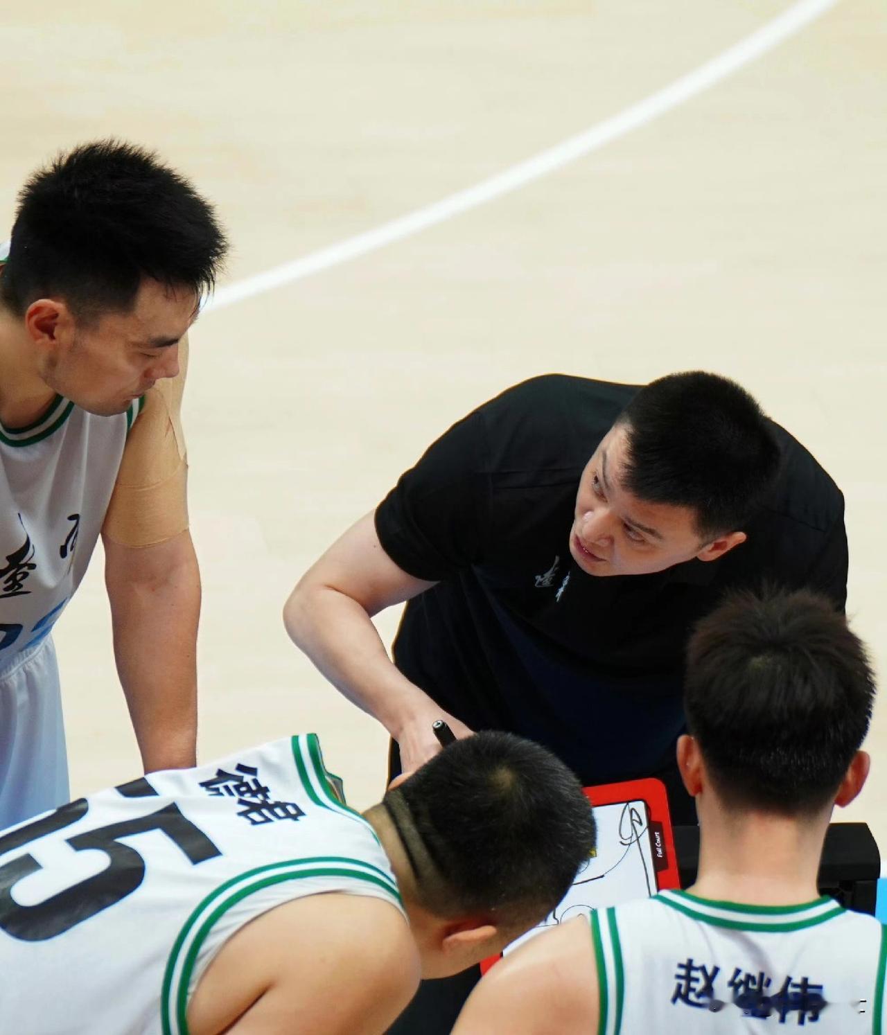 辽宁队杨鸣先别高兴太早！辽宁队内线还是弱点

全运会男篮比赛，辽宁队对阵天津队，