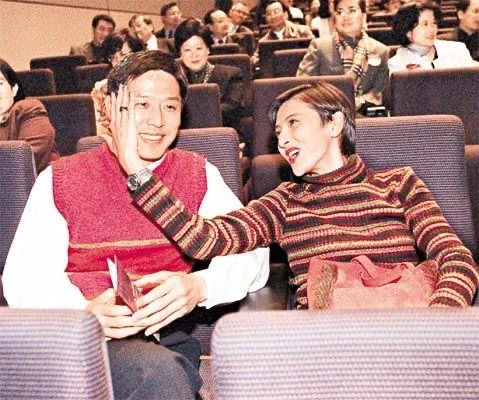 1999.11.17 《红色恋人》首映唐生单拖捧场
