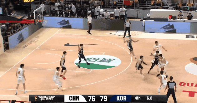 中国男篮世预赛开门黑！张镇麟错失两次三分扳平的机会，最终中国男篮4分惜败韩国。这