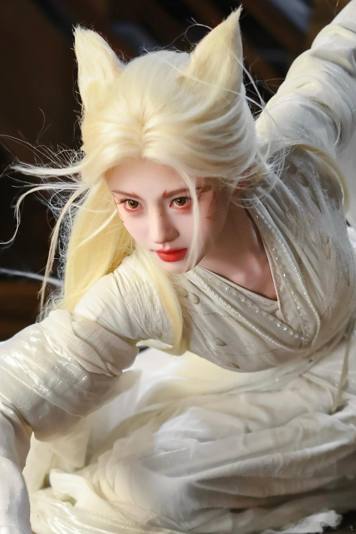 鞠婧祎月鳞绮纪片场打戏啊啊莴苣完全英姿飒爽啊宝宝 你带我走吧我要和你一起回无相月