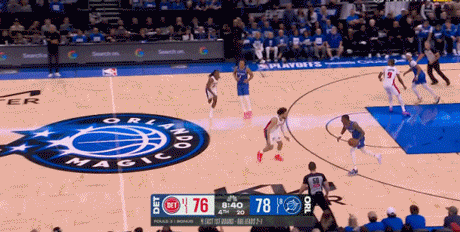 NBA今日最佳扣篮＋最佳三分：魔术力克活塞打的东部第一灰头土溃不成军！黑八奇迹就