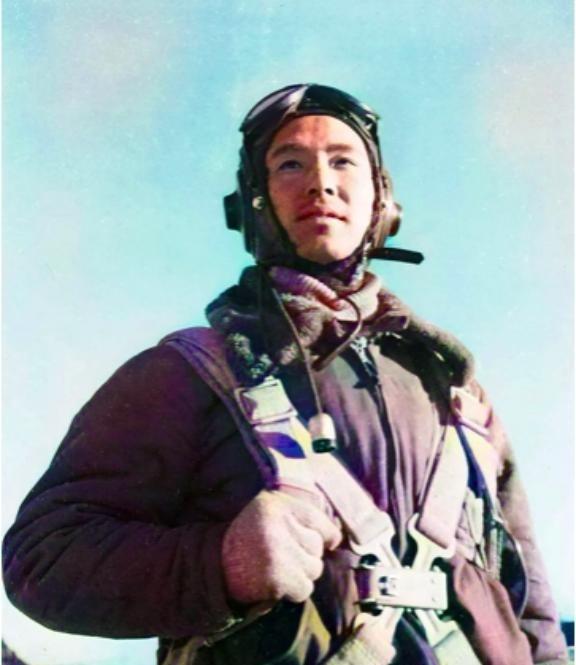 1978年7月，时任空军副司令员张积慧遭免职，并在人们视线中消失。

1927年