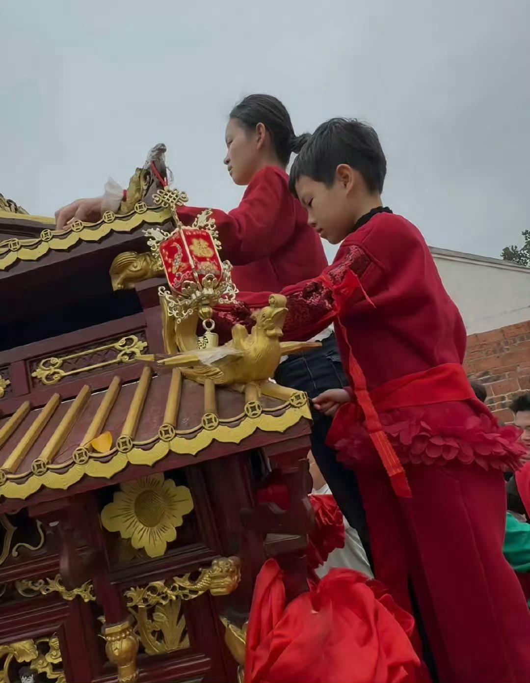 拾石村小妈祖巡游终于有翻译版本了拾石村小妈祖巡游终于有翻译版本了 这波文化出海，