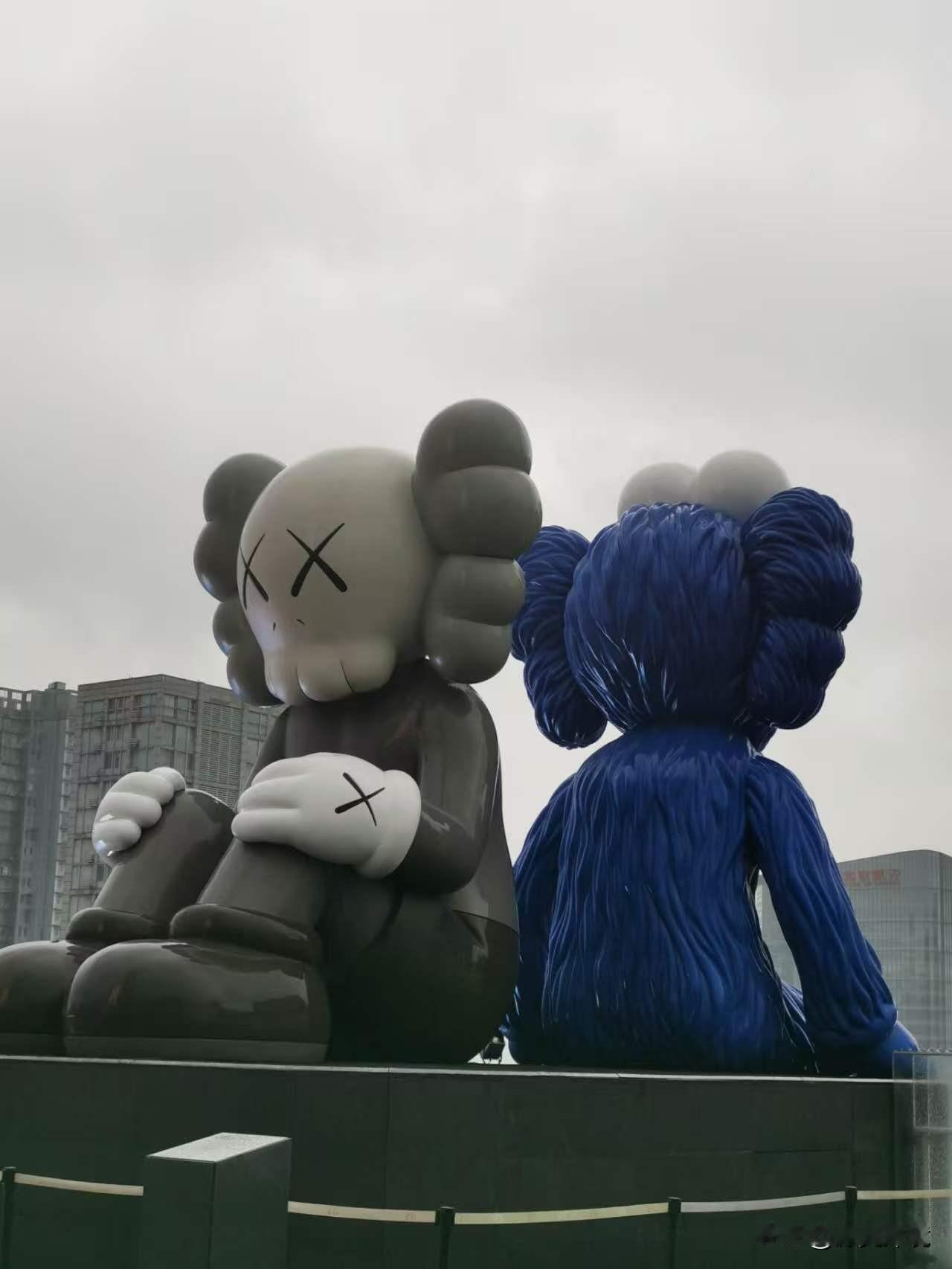 长沙地标暴利熊

长沙国际金融中心，坐落于湖南省长沙市五一商圈黄兴路与解放路的交