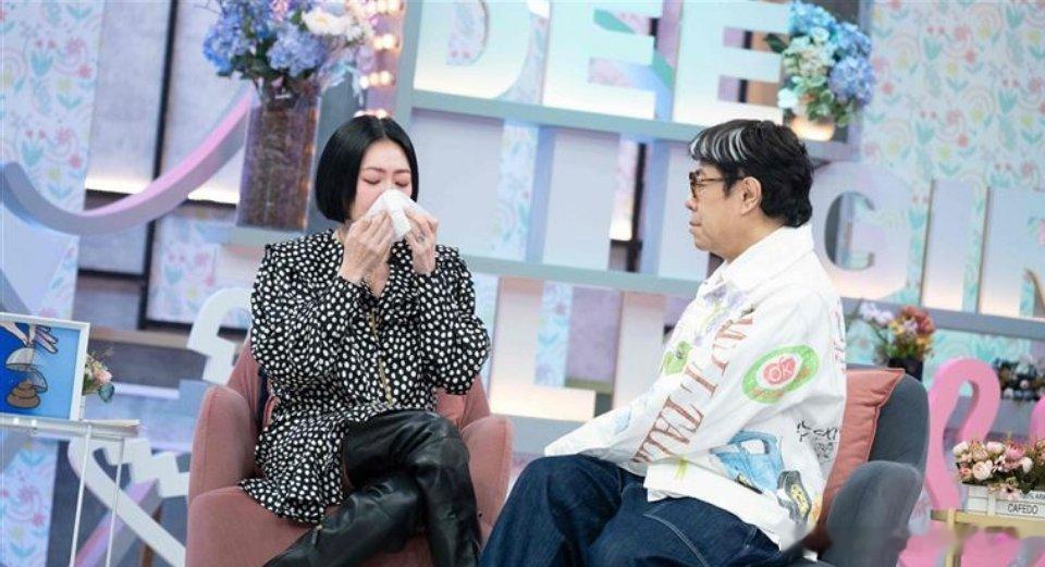 感觉大S的人生真的就像一场梦~她很勇敢很诚实地过了一生，都能想象到她会笑着安慰大