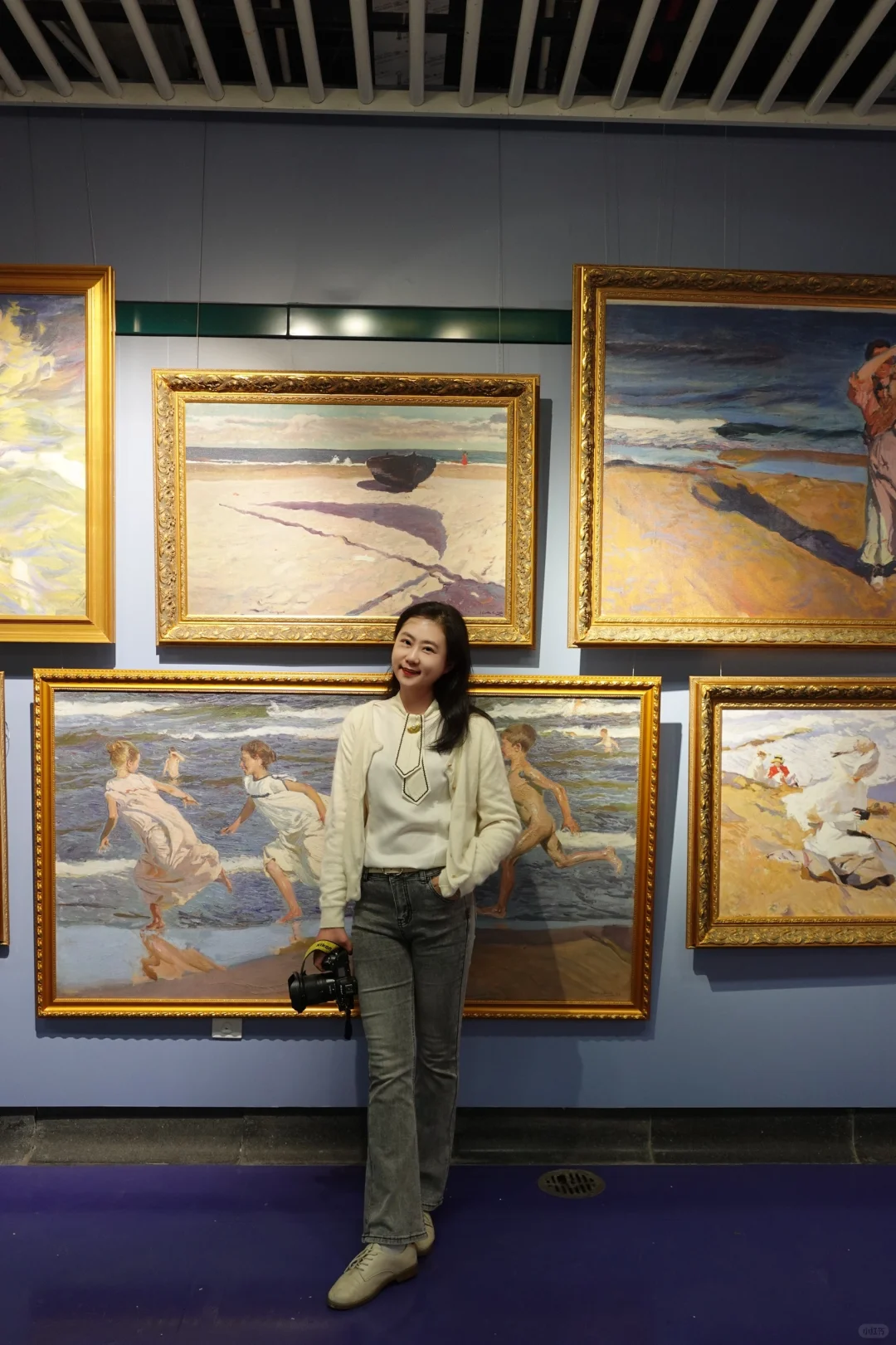 去龙华中路地铁站看西班牙画展