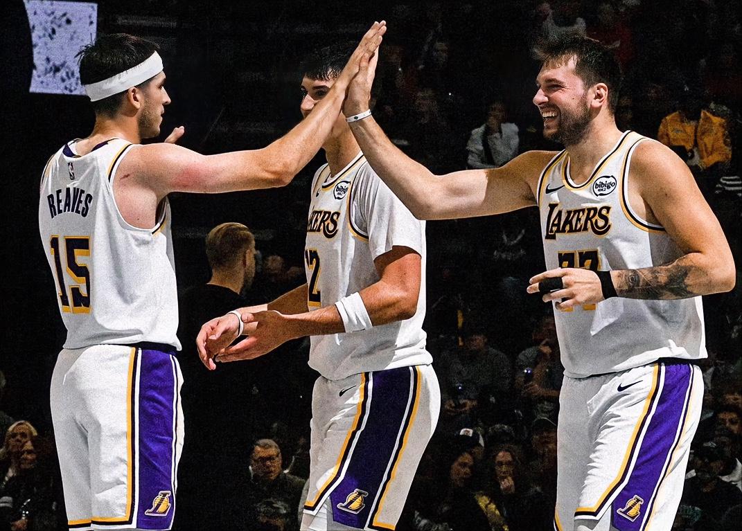 东契奇：要不是三分11中1，起码又得40+？
里夫斯：跃居联盟顶级持球手，进攻利