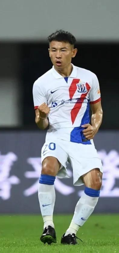 扬科维奇，你有必要考虑“绝杀超”！无论状态还是技术能力，于汉超都不比你那些浪射的