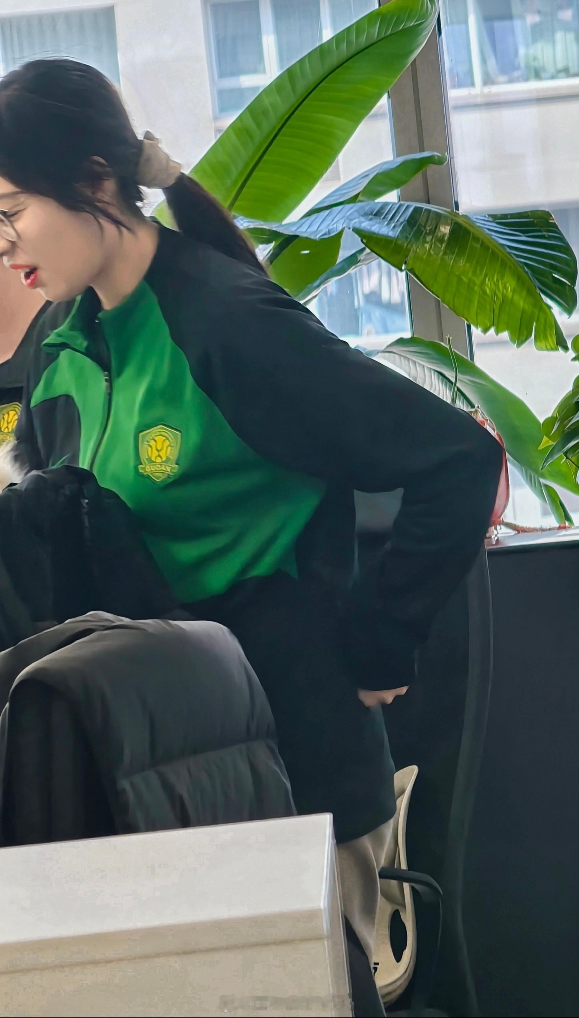 【钢铁战士】今天腰都疼得露出痛苦面具了，依然坚持上班开会到下班点才去看病，致敬今