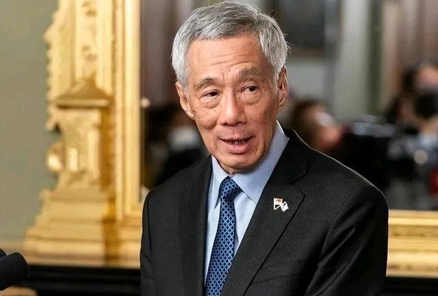 新加坡的立场借李显龙之口说出来了！新加坡不可能站队在中国一边，新加坡希望的是中美