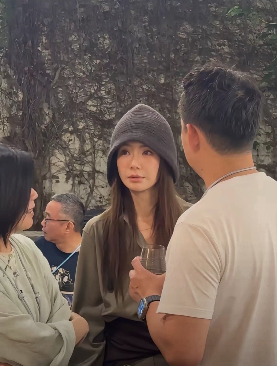 这是戚薇，没看出来。 ​​​