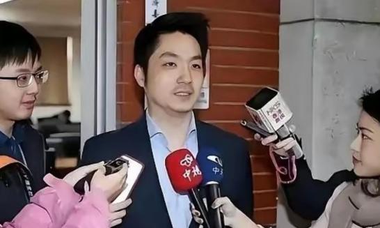 凭啥你连“中国人”都不敢认，却天天拿老祖宗灵柩当选举筹码？！蒋万安被记者一句话怼