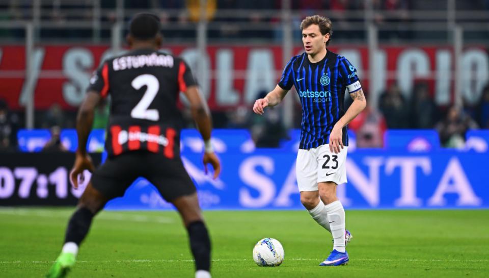 身价6.7亿的领头羊国际米兰，在百年德比中被AC米兰1-0击败。
比赛前半小时，