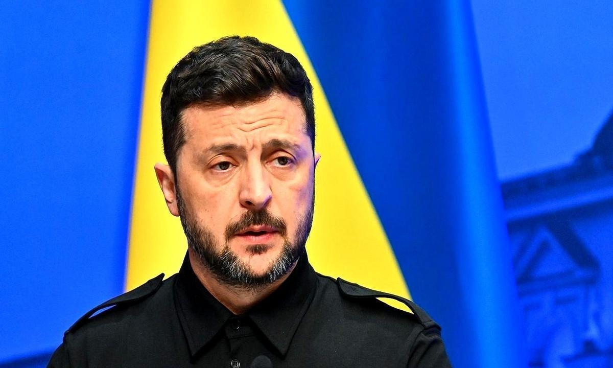 果不其然。
 
据媒体报道，美国突然宣布了，新的对乌援助拨款可能暂缓推进。
 