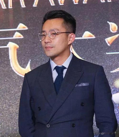 汪小菲和大S离婚时，麻六记每月亏损2000万。

离婚后，麻六记年营收超过6个亿