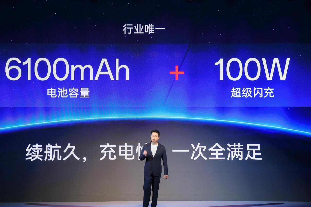 #一加冰川电池# 这应该是电池狂人的大满足了吧，6100mAh+100W+4年长