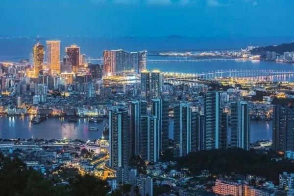 5月29日，广州丢出了一个重磅炸弹
 
广州市正式发布了“十五五”规划《纲要》，