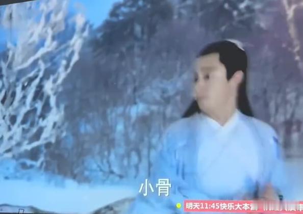 回看花千骨 诡异 当年完全没注意这些 ，现在看让人两眼一黑的程度 