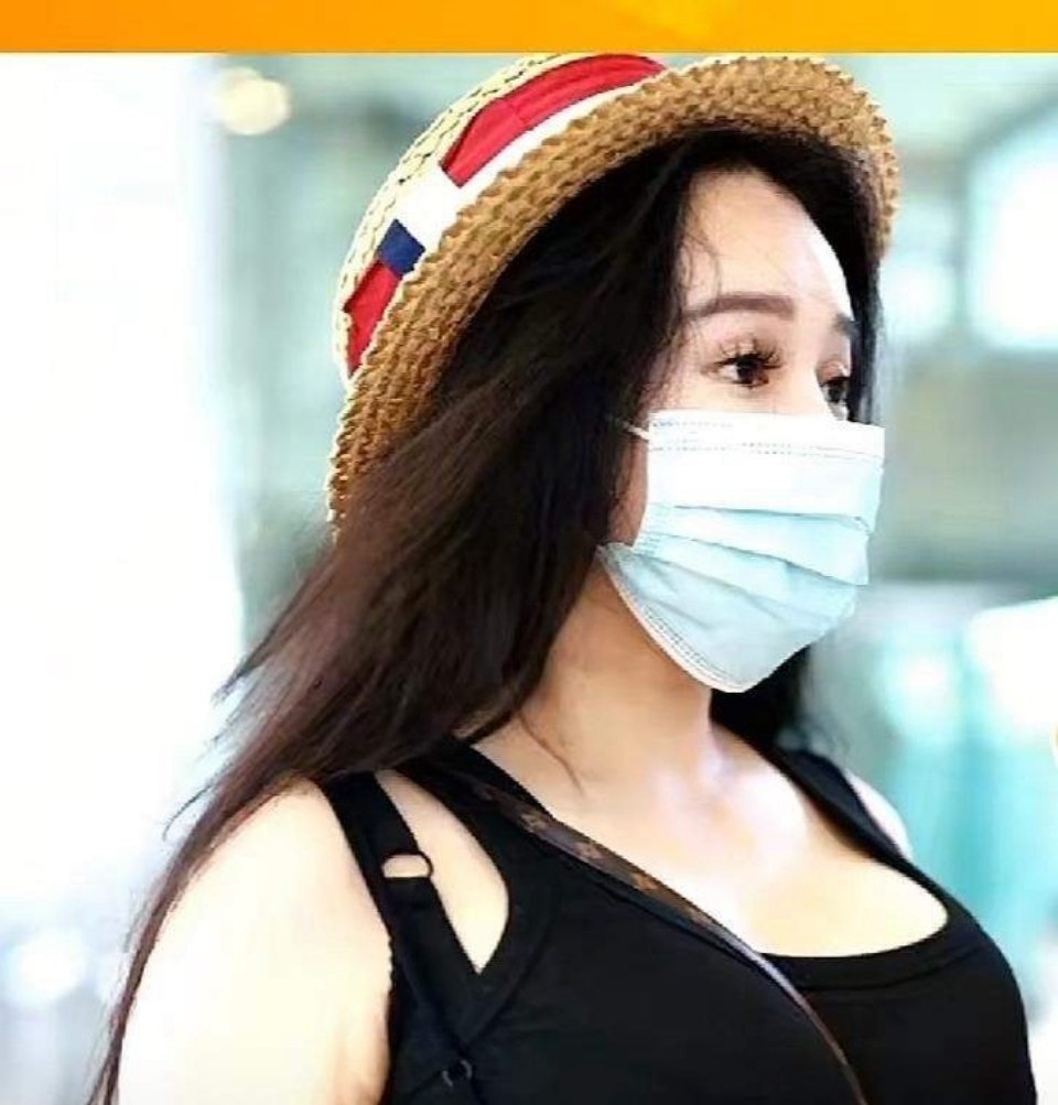 邹市明亲口说的：为冉莹颖的穿搭，吵了无数次，说了多少回，没用。她照样穿她的，他管