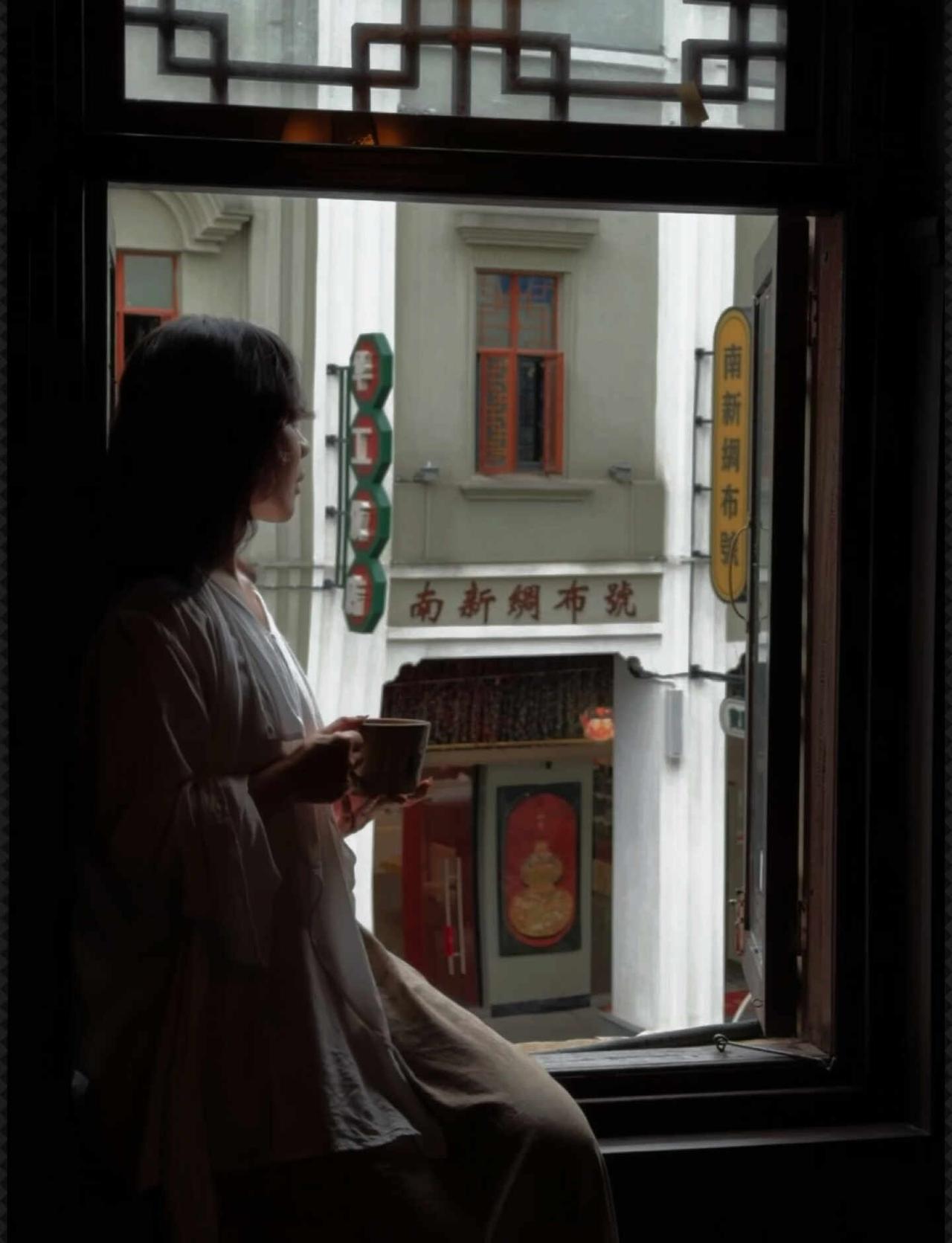 下雨了
雨下个不停 每天都在下雨
