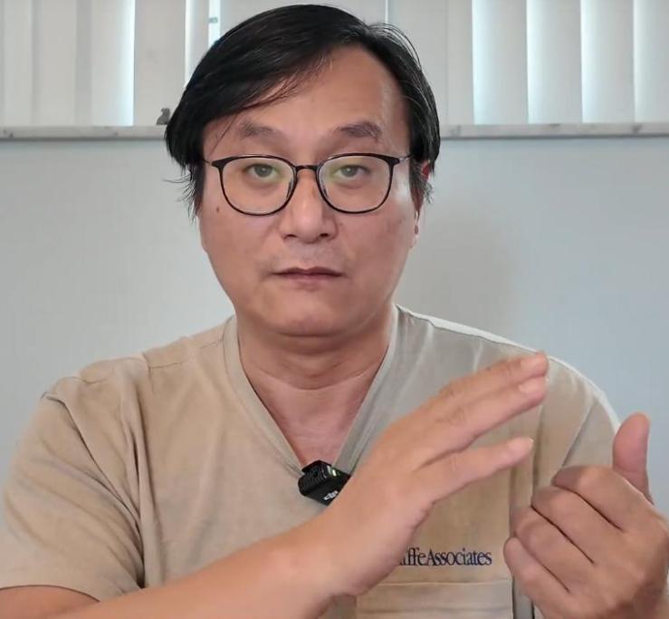 "龙餐馆"原型刘磊，美国雇佣兵日薪2000刀，餐车挂中文被一路放行，这个中国程序