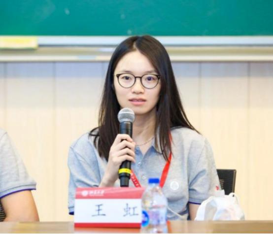 王虹感谢法国让国人破防了。因为她说，法国的研究院给了她完全的信任，既没有教学任务