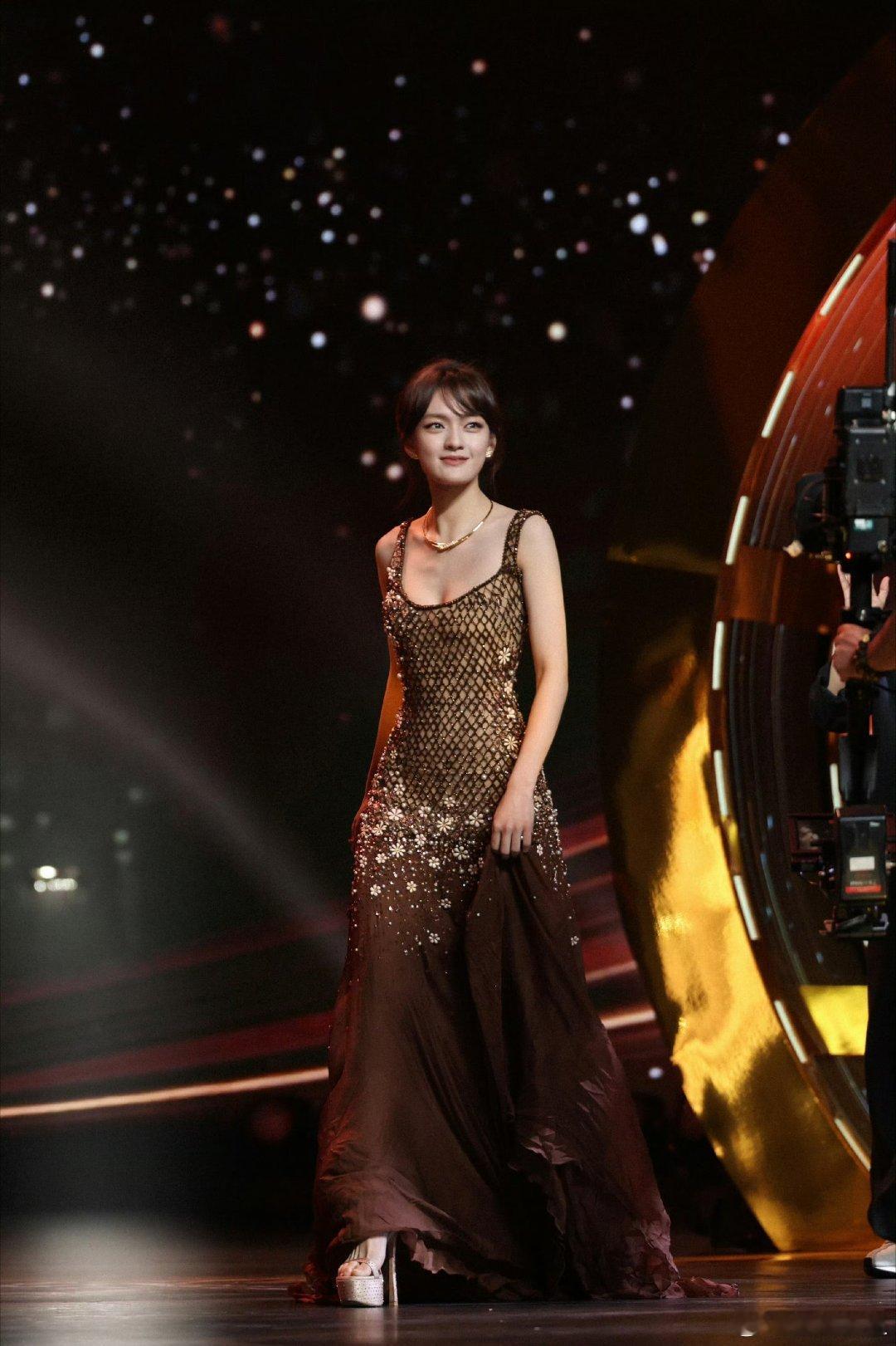 文淇亮相燃烧吧爸爸上海首映文淇重生之我是秀才无双的女儿🎬《燃烧吧！爸爸》上海首