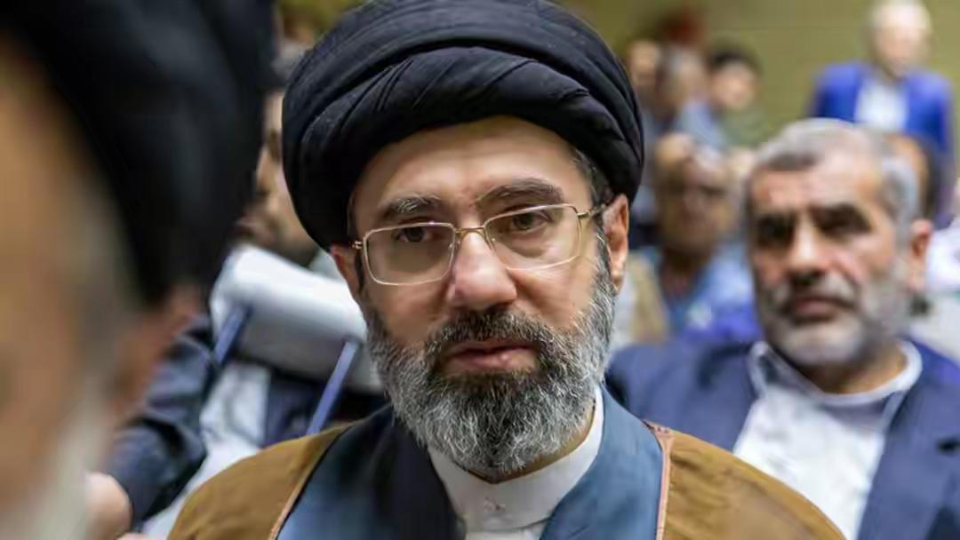 炮声炸响！特朗普麻烦大了，穆杰塔巴打破沉默：已做好第二场准备
 
4月18日，波