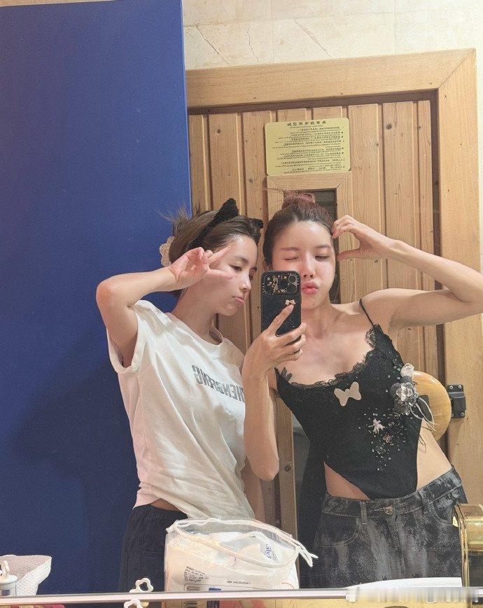 安崎浪姐二公小考安崎浪姐二公小考水平唱跳零失误，气息稳如CD，表情管理全程在线，