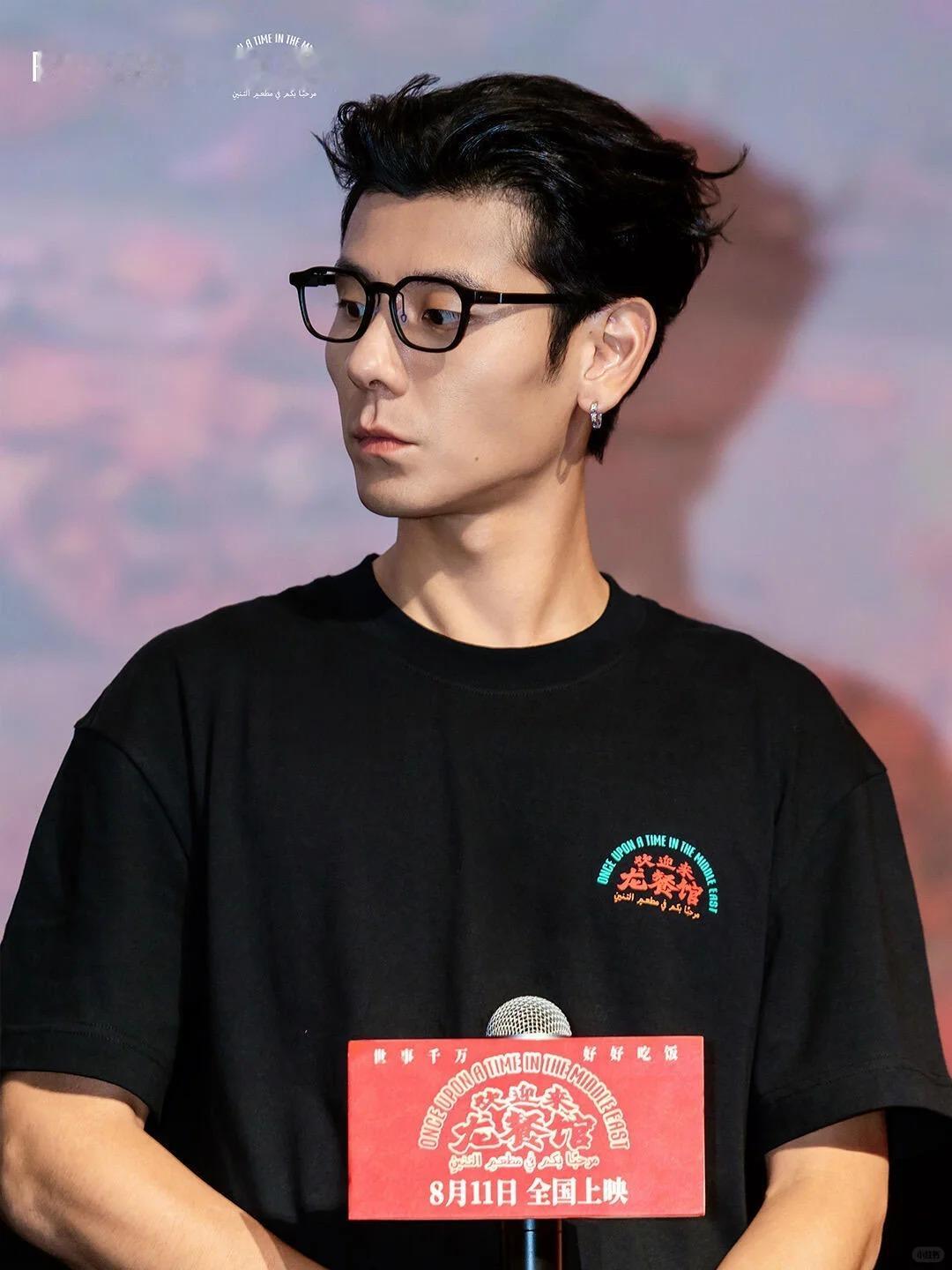 业内认为蒋奇明是下一个大演员 蒋奇明获得业内认可，演技很厉害的一位！ 