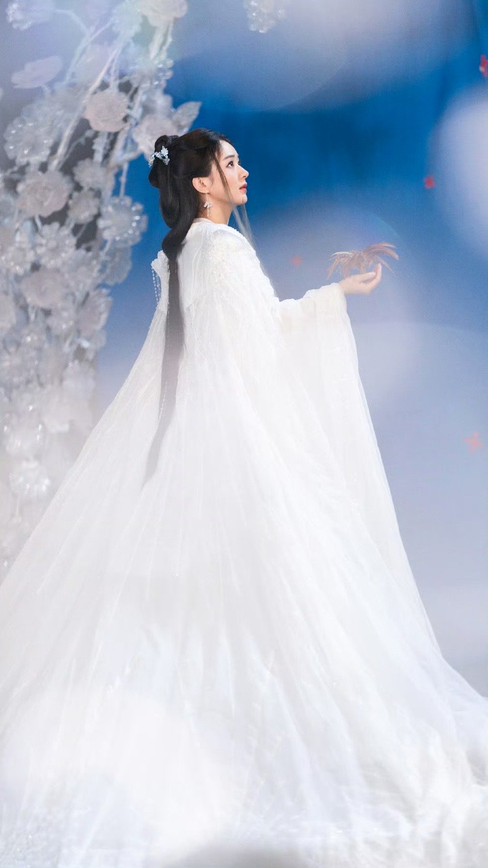 赵丽颖碎梦仙君皮肤赵丽颖串台碎梦仙君赵丽颖周一串台，碎梦仙君皮肤上线，抿嘴太可爱