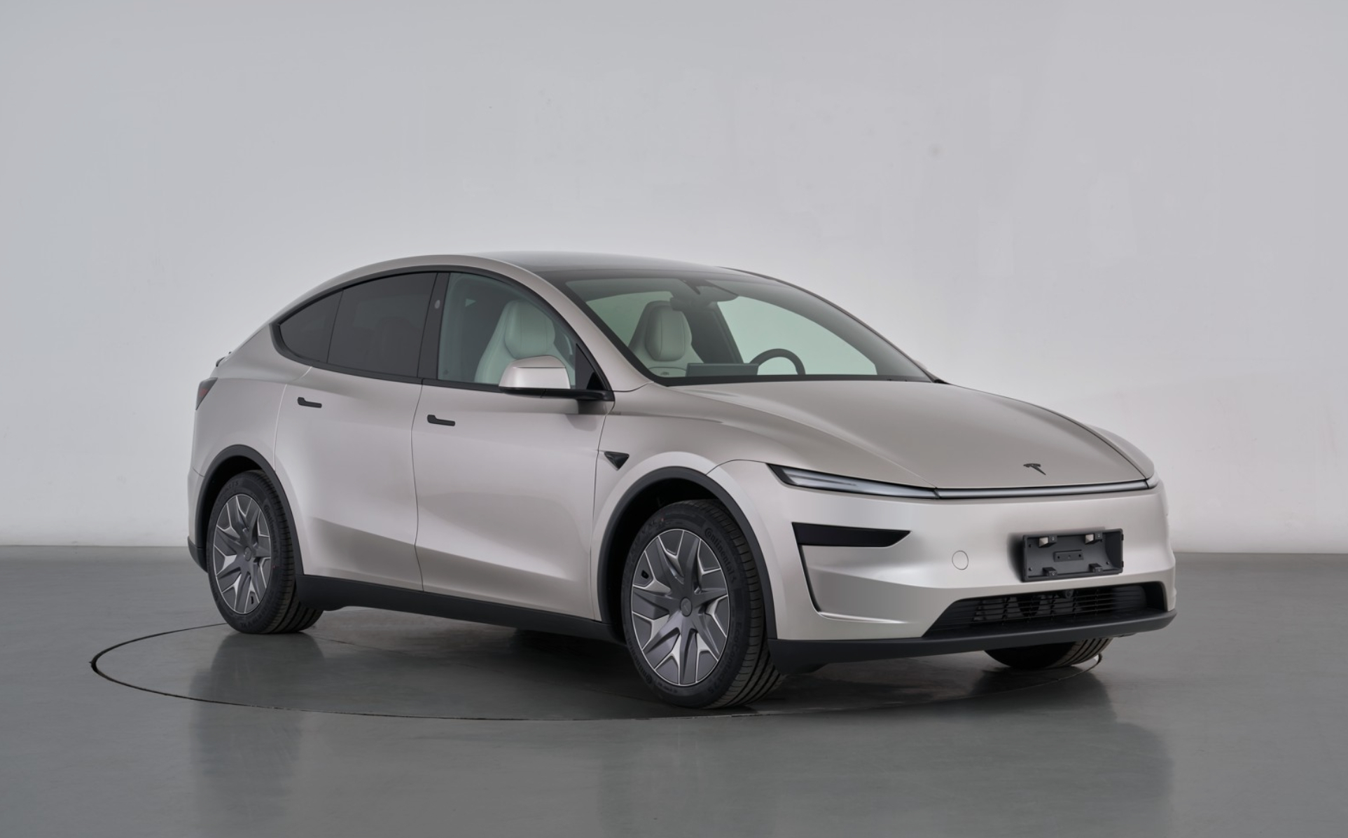 特斯拉 model Y L 6座版轴距拉长到3米多......[666] ​​​