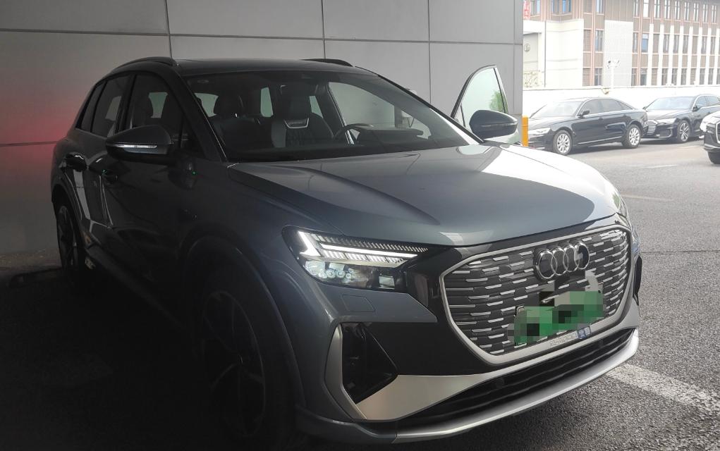 这款奥迪Q4e-tron估计是奥迪旗下最没有知名度的一款新车了，很多人觉得圆圆滚