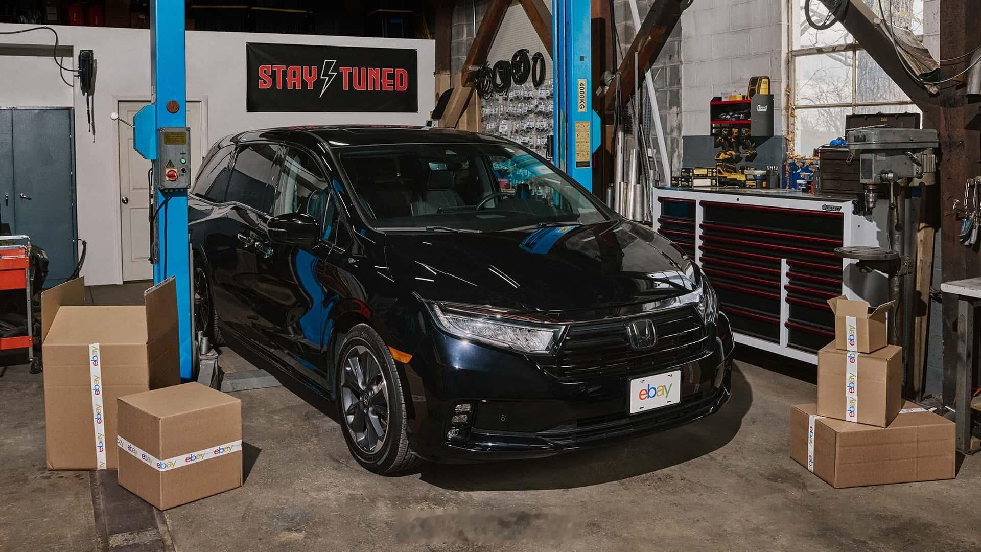 一位北美新晋奶爸，把自己的美版奥德赛改成了越野范儿，甚至还加上了温奶器和他喜欢的