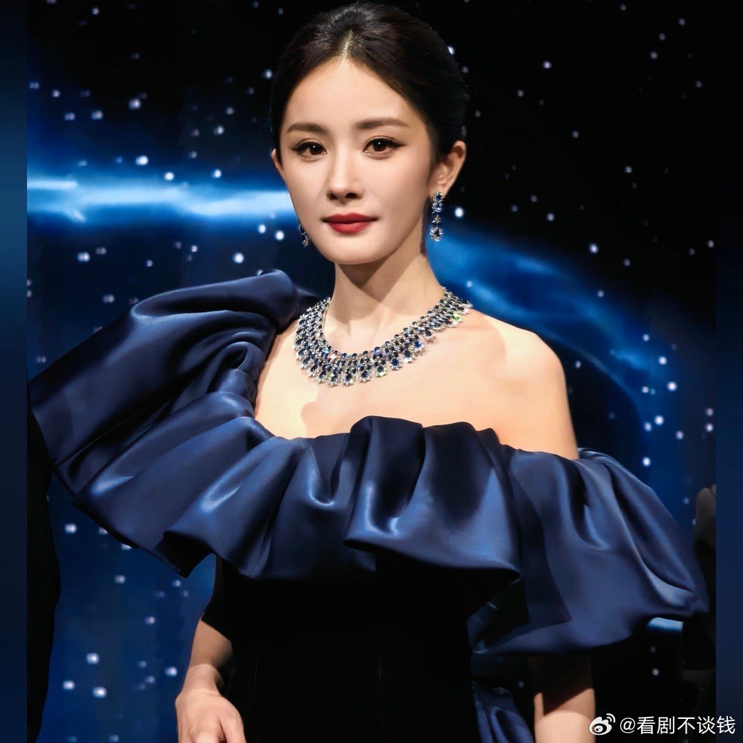 不敢想这是我能拍出的照片 人堆里艰难举着手机瞎拍，手抖到怀疑人生，对焦总跑偏，随