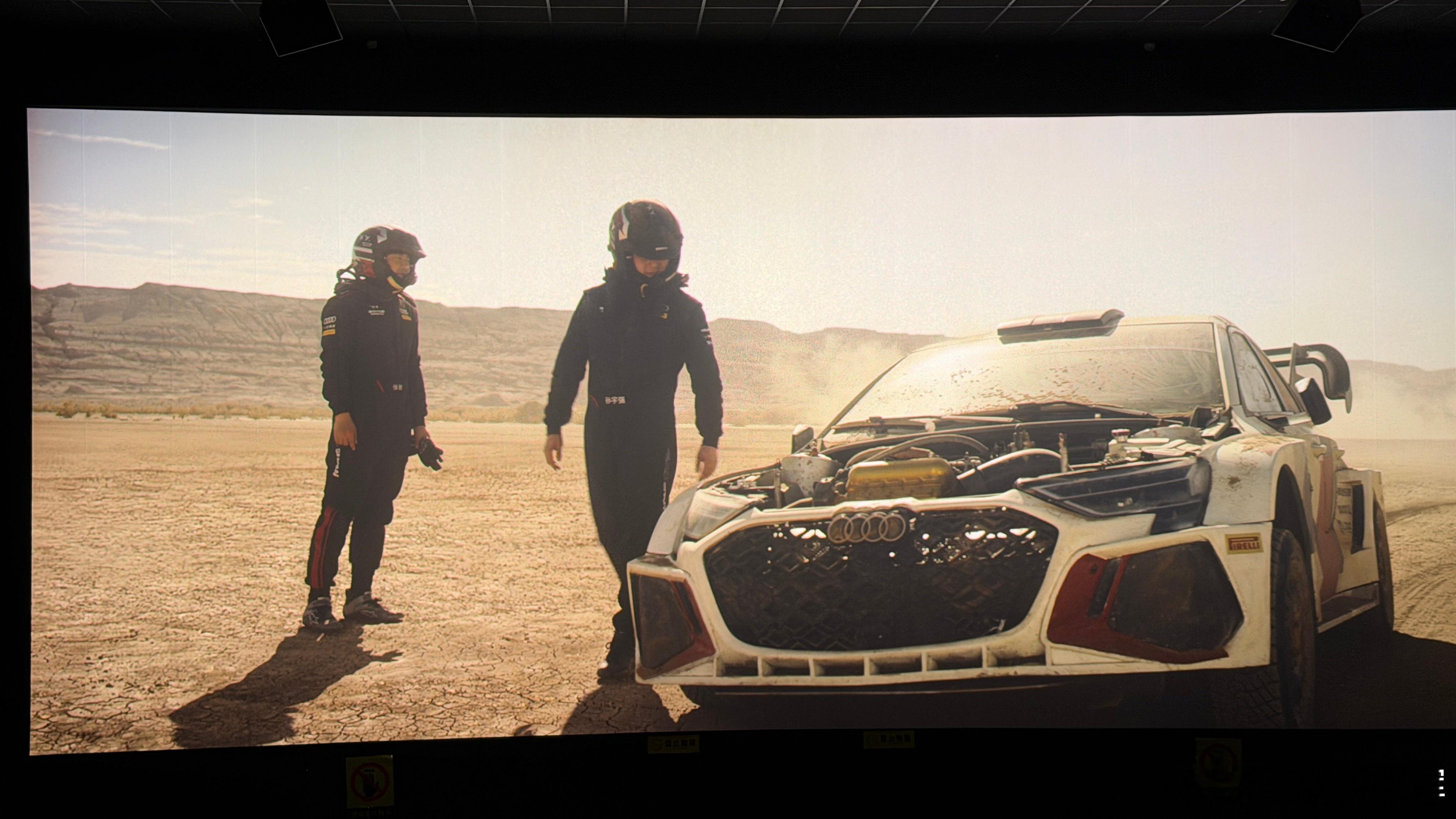 飞驰人生3——它是一部只要你喜欢赛车，都会感觉热血和浪漫的片子。第一部和第二部我