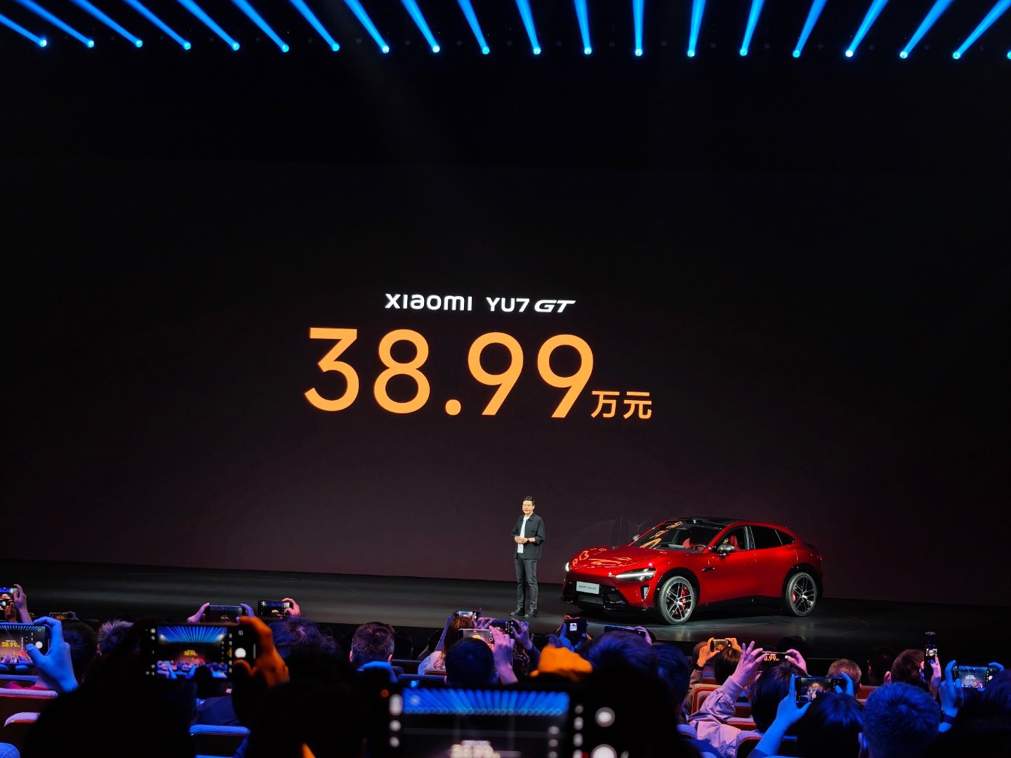38.99 万起，雷军再次成为雷神，可怕！这价格，你受得了吗？小米 YU7Max