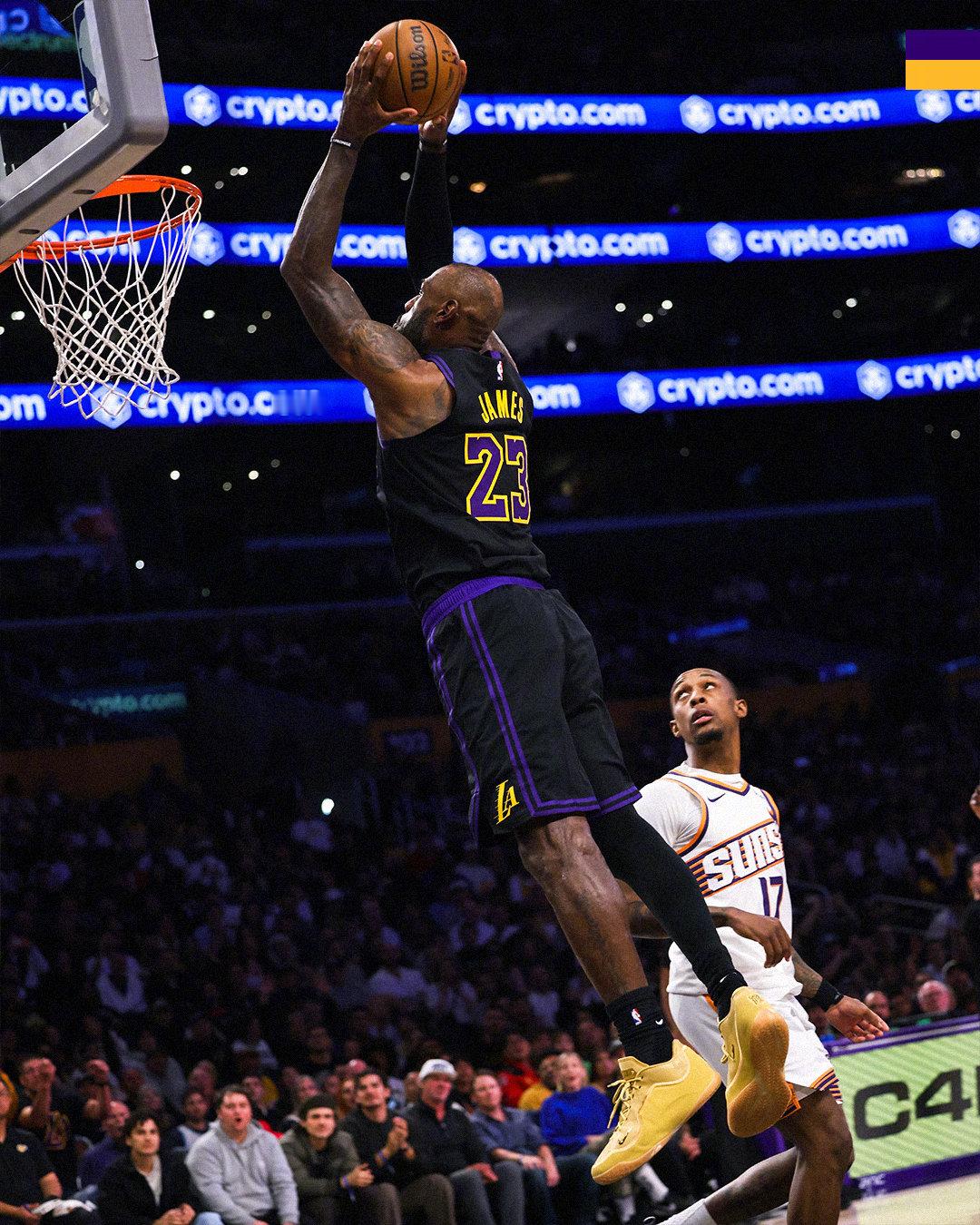 首节结束，太阳23-33湖人詹姆斯4中4得到14分1篮板5助攻1抢断，正负值+1