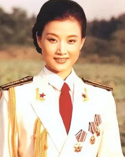 1996年，家喻户晓的歌唱家宋祖英，将18岁同乡保姆送入监狱，最终被判十二年刑期