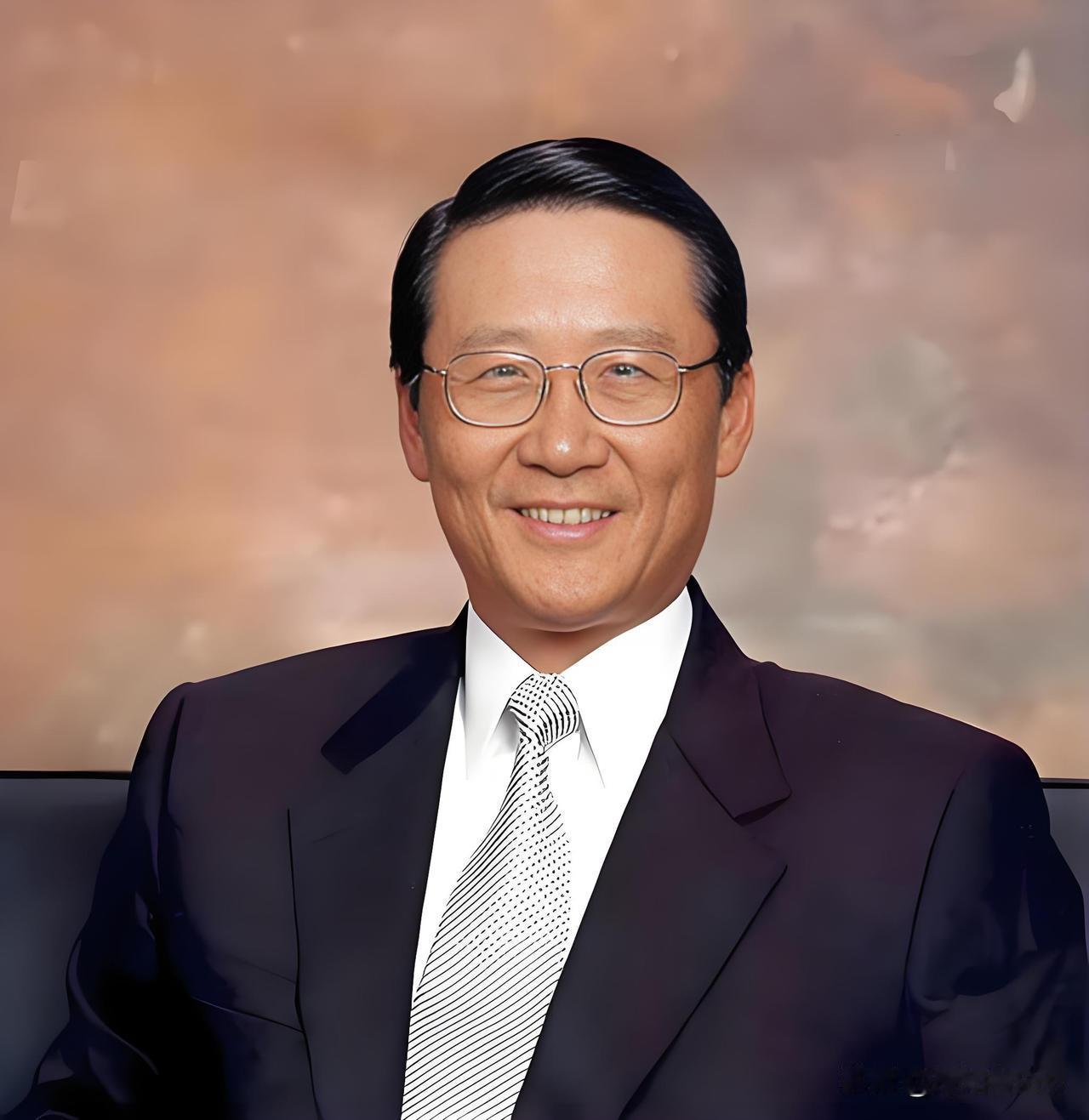 吴光正——香港“头号包租公”

入赘37年，从“千亿豪门女婿”到千亿掌舵人

一