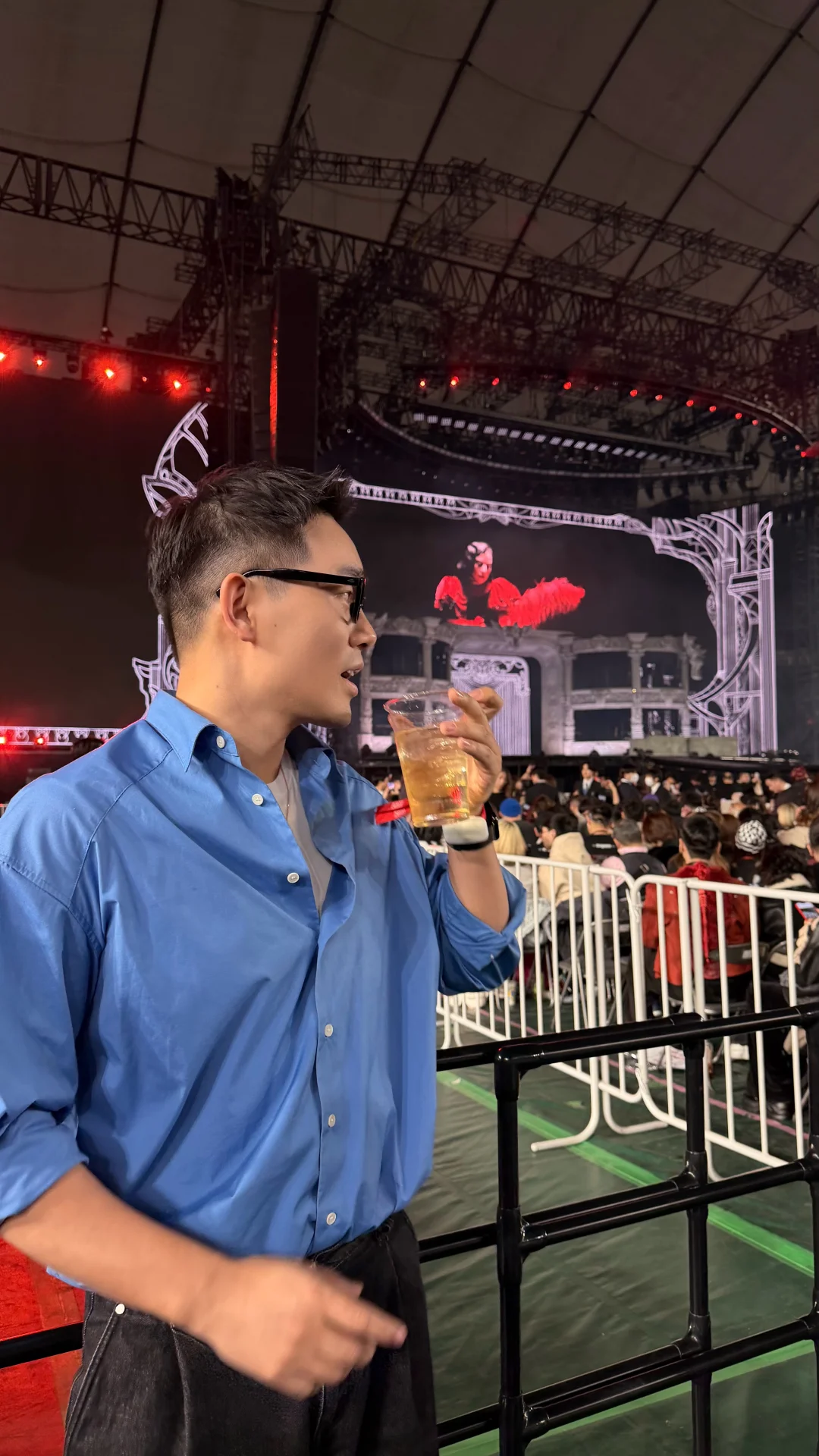站了3小时，太爽太值了😹