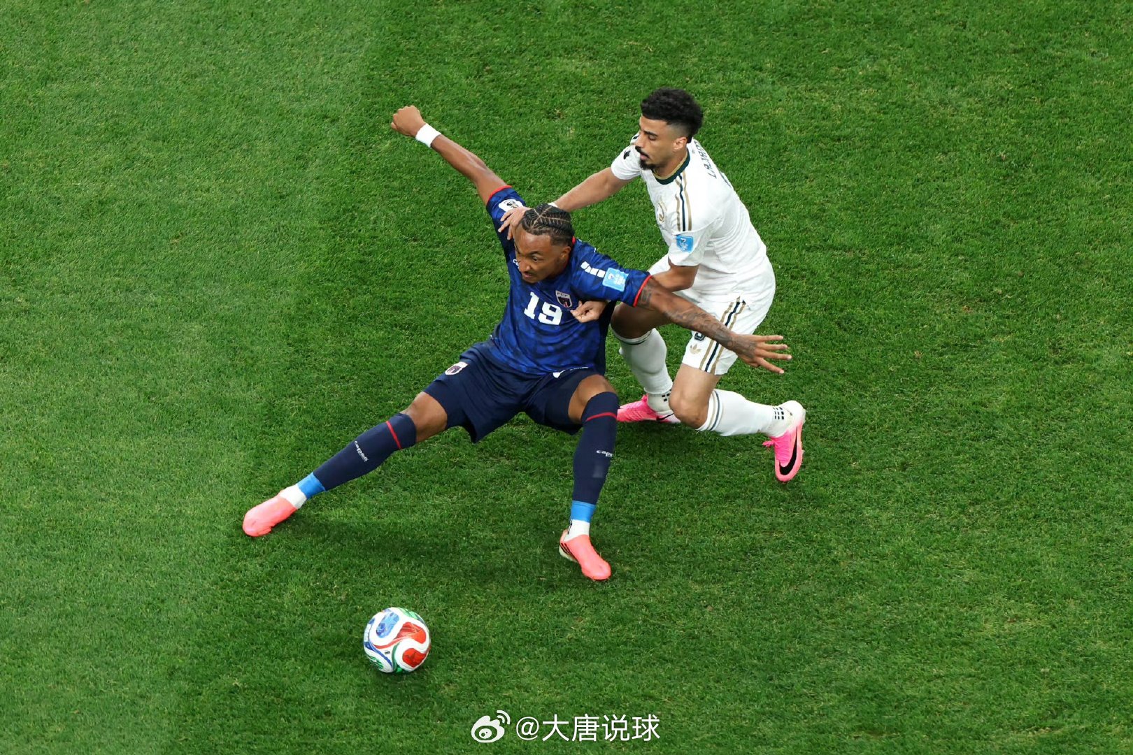 佛得角 H组搅成浑水0-0战平！世界杯诞生黑马奇迹：55万人口小国成功突围，这就