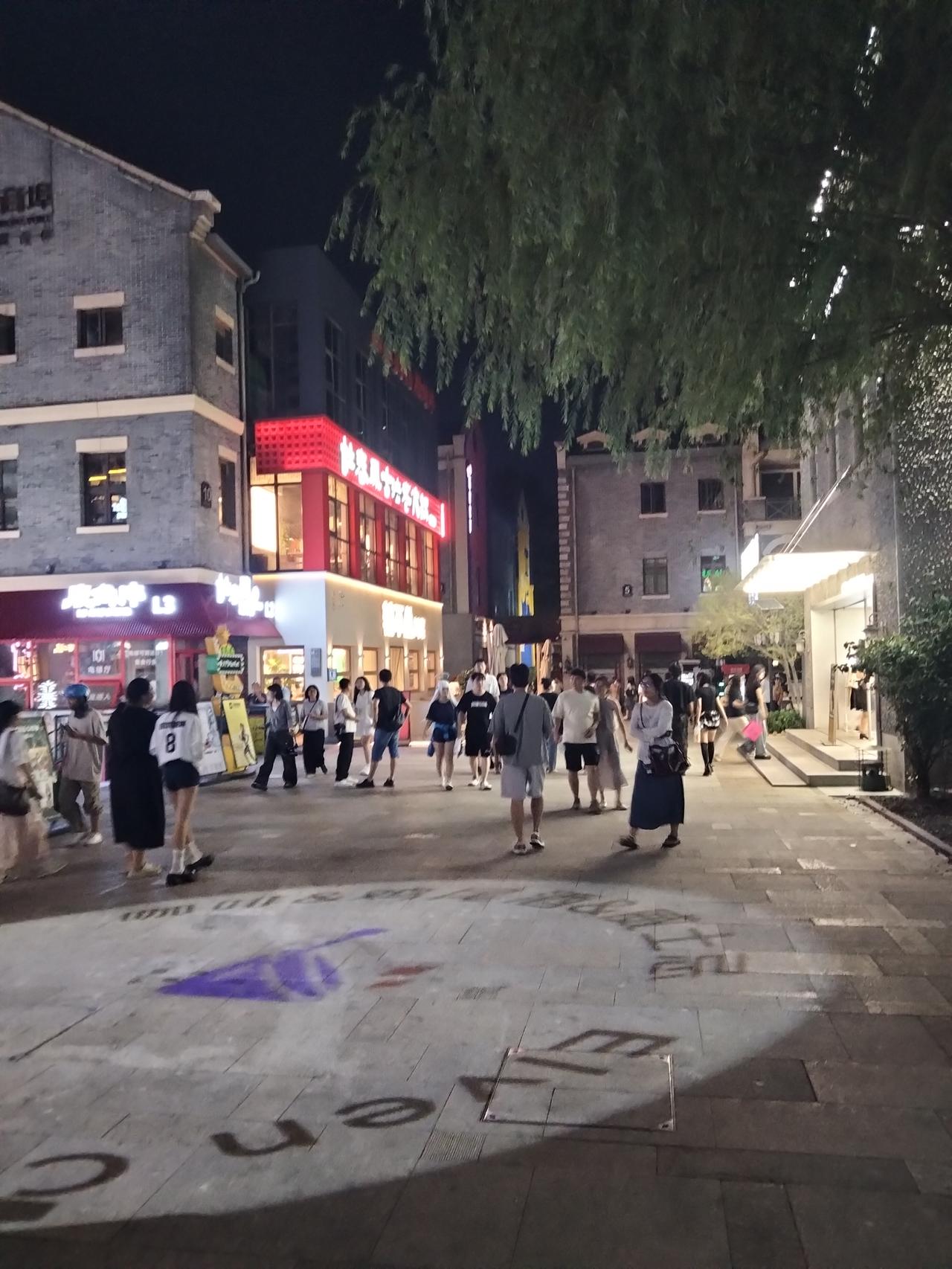 放过过往的遗憾，拥抱崭新的明天，前路漫漫亦灿灿，愿我们都能在夏日里收获美好，开心