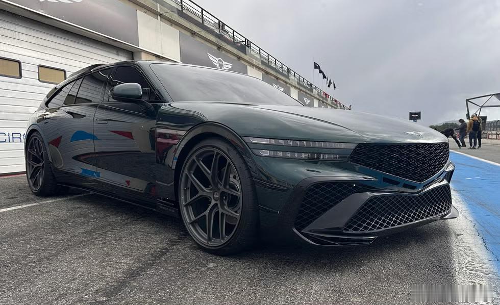 现代旗下的豪华副品牌Genesis最近展出了G90 Wingback概念车——没