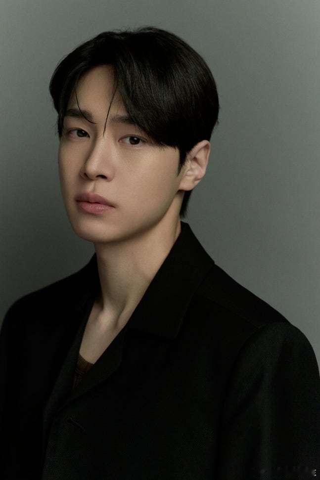 【独家】恩明姜有锡 加入人类 X 九尾狐 合作池昌旭 X 全智贤20日《体育东亚