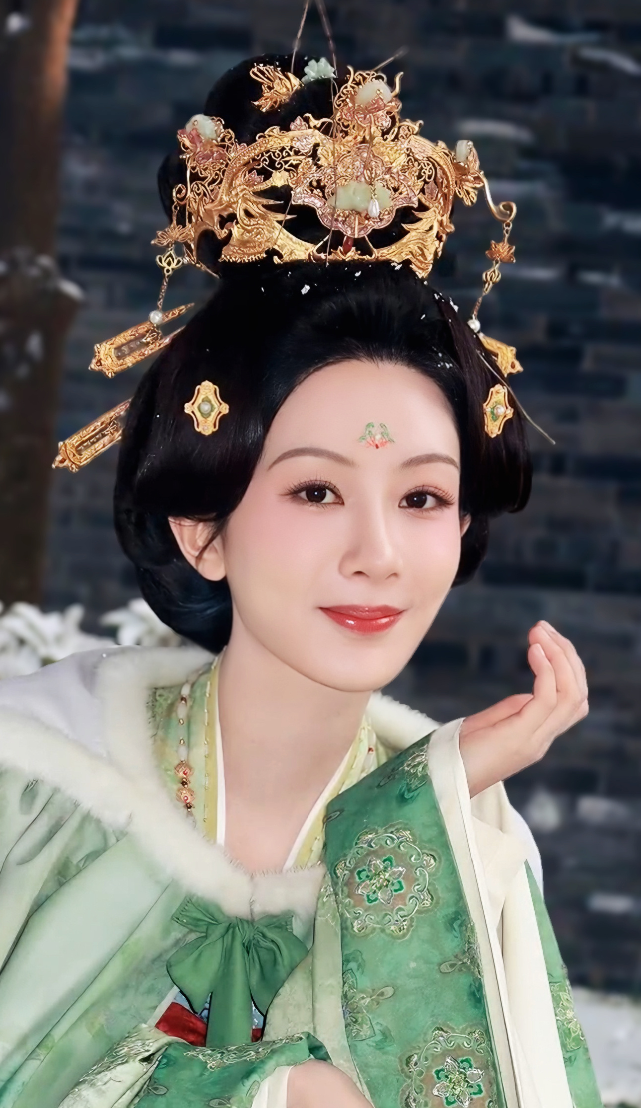喜欢这张国色芳华 杨紫好适合唐装。 