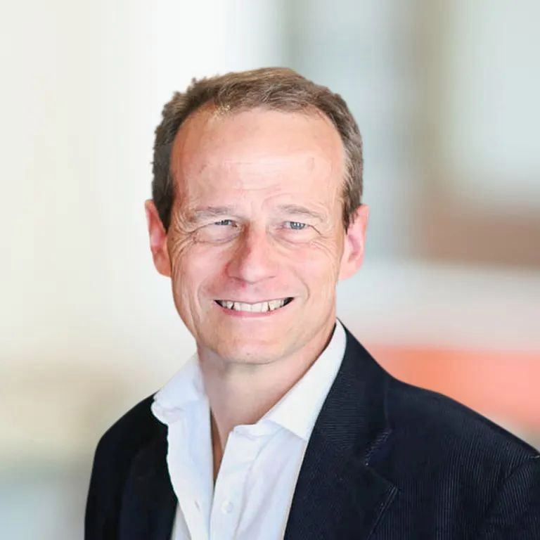 贝恩公司：在历经一段爆发式增长之后，近两年的中国奢侈品消费出现了“卖不动”的现象